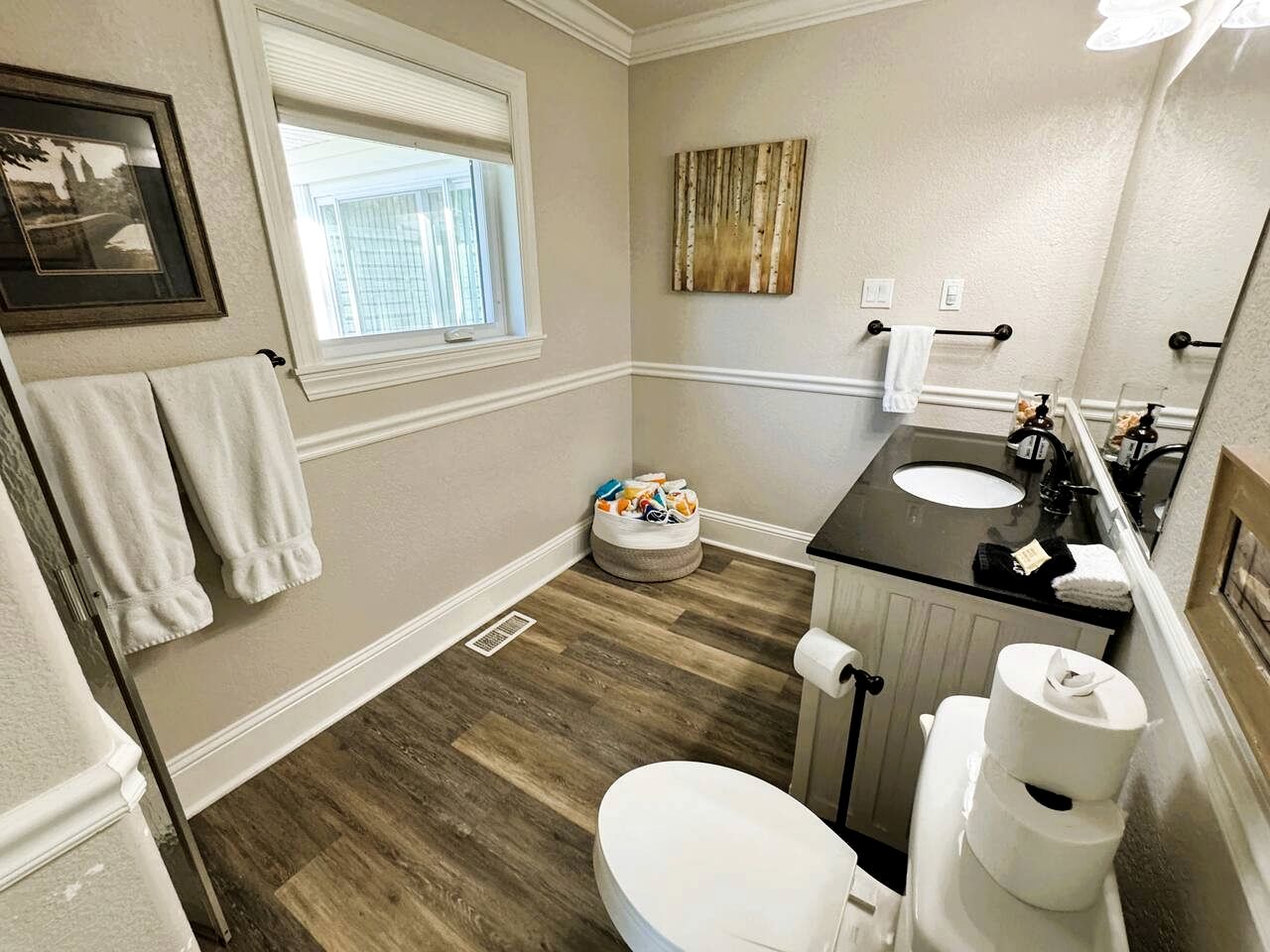 Spacious Lakefront House with Deck & EV Charging Near Oaklawn Casino in Hot Springs, AR