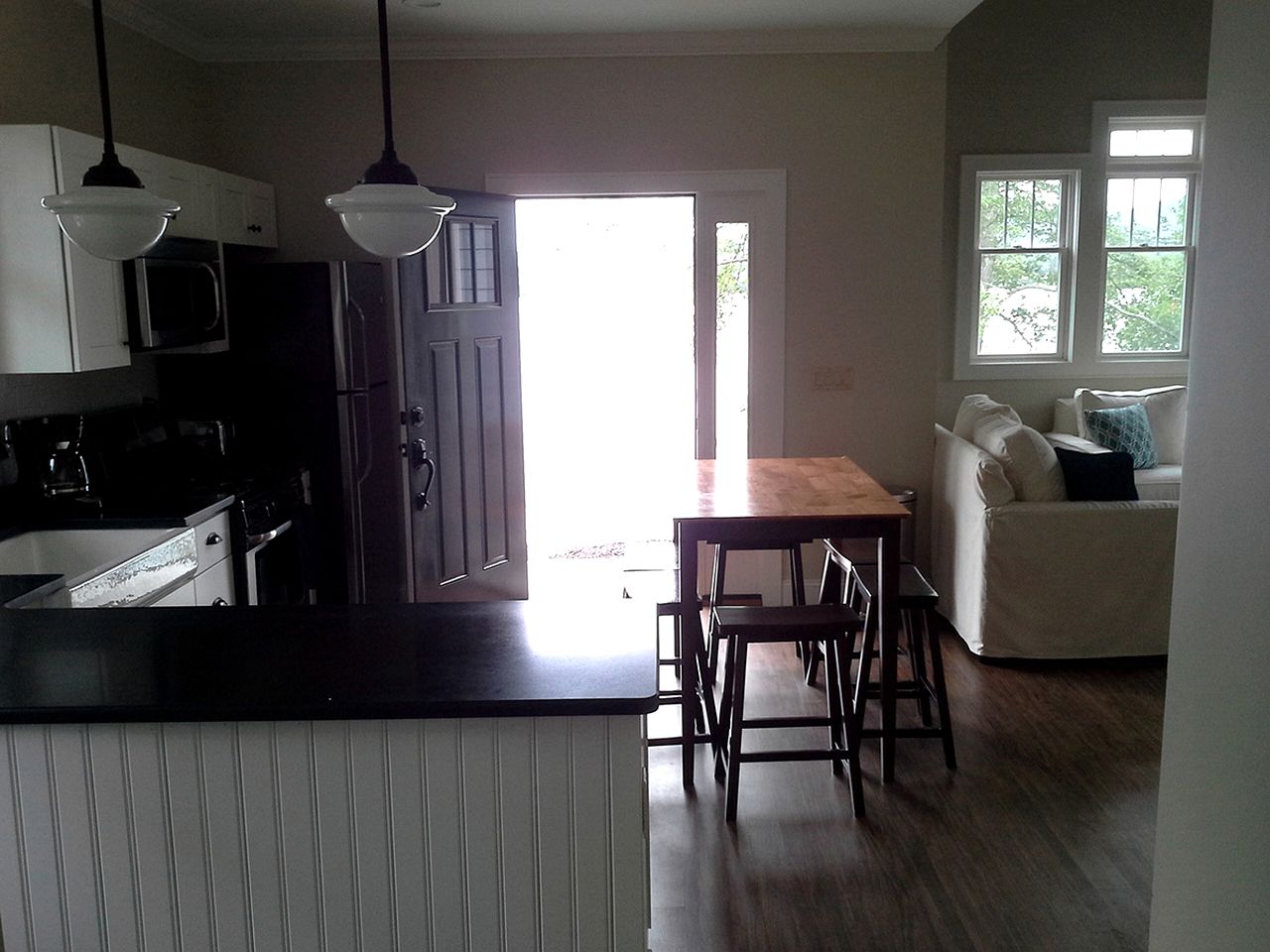 Spacious Guest Cottage Rental on Lake in The Berkshires, Massachusetts