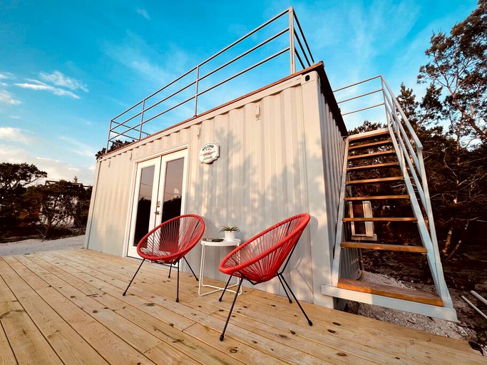 Tiny Container For A Glamping Getaway with Canyon Lake Views Close to Austin, Texas