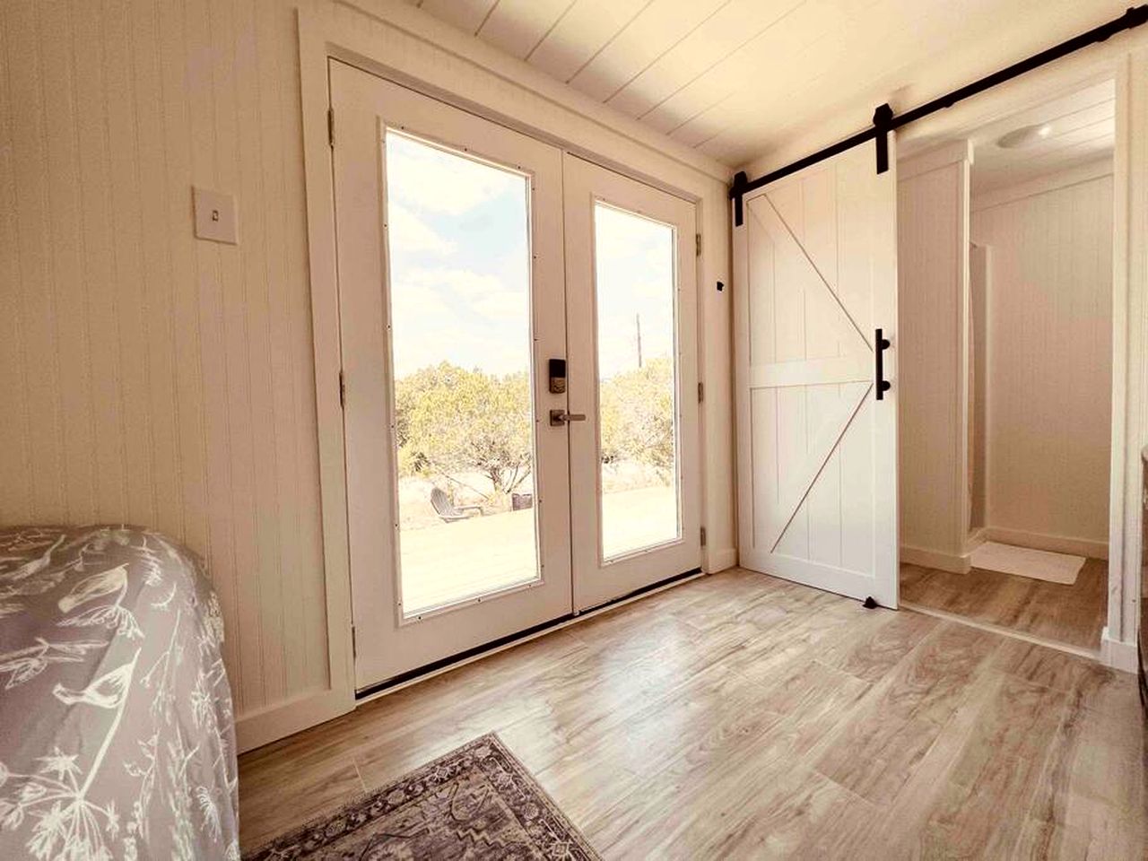 Tiny Container For A Glamping Getaway with Canyon Lake Views Close to Austin, Texas