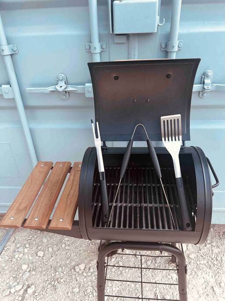 Tiny Container For A Glamping Getaway with Canyon Lake Views Close to Austin, Texas