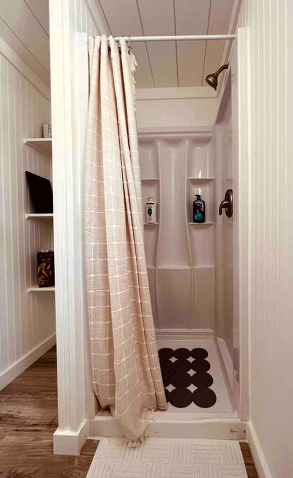 Tiny Container For A Glamping Getaway with Canyon Lake Views Close to Austin, Texas