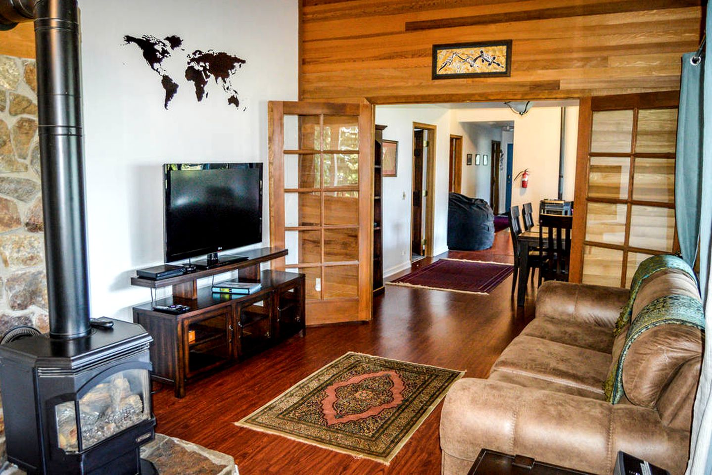 Large Cabin Rental with Mountain Views Overlooking Lake Wenatchee, Washington