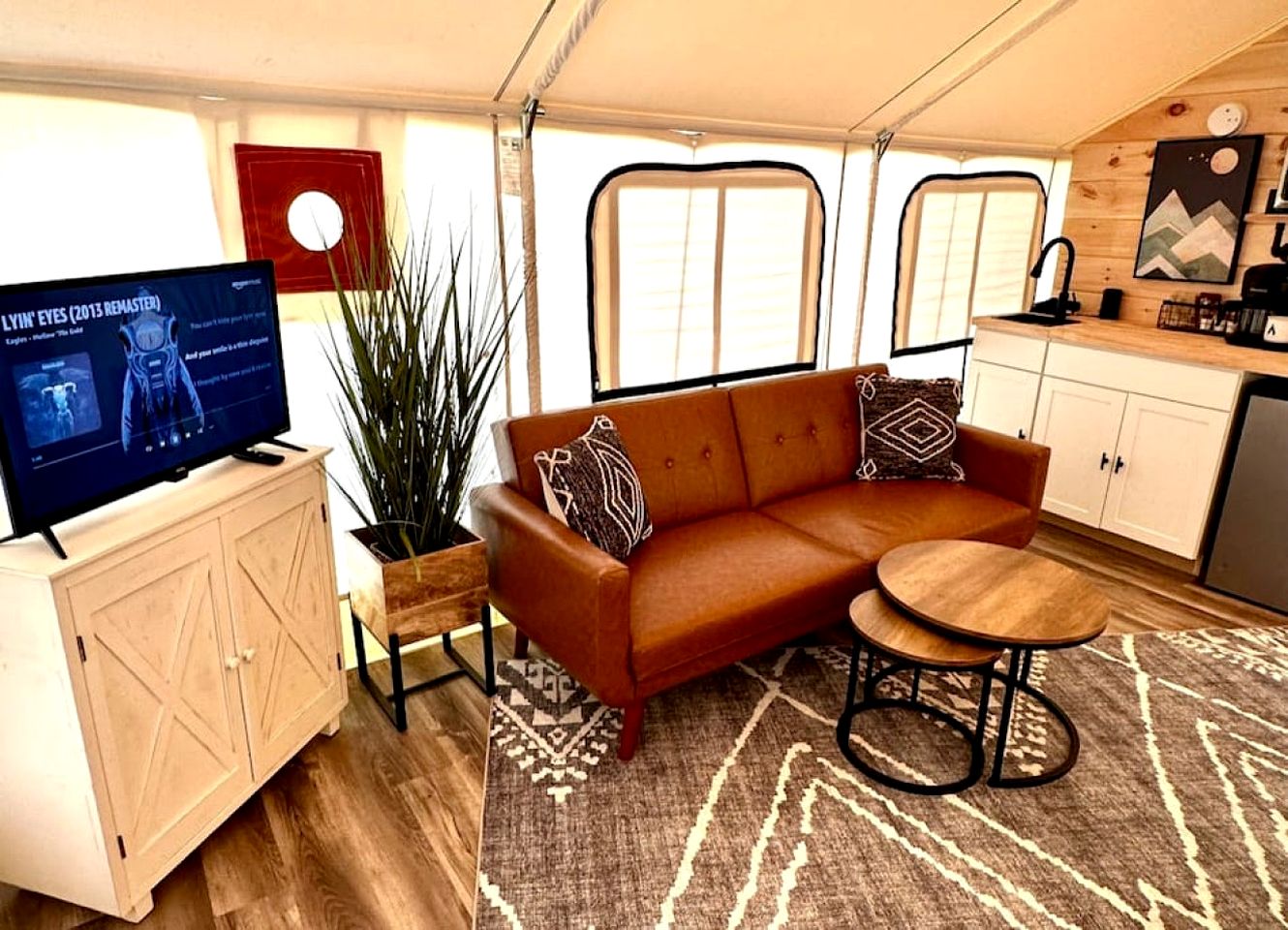 Idyllic Safari Tent Lovely for a Romantic Escape in Kentucky