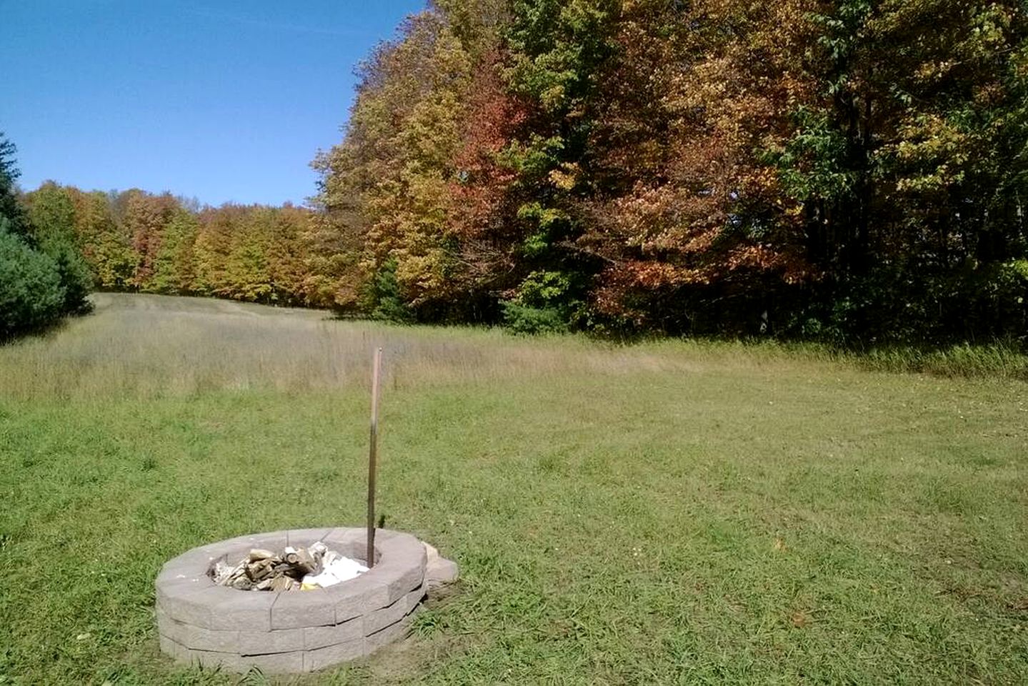 Rustic, Pet Friendly Cabin Ideal For Outdoor Family Activities by Manistee National Forest and Lake Cadillac & Lake Mitchell, Michigan