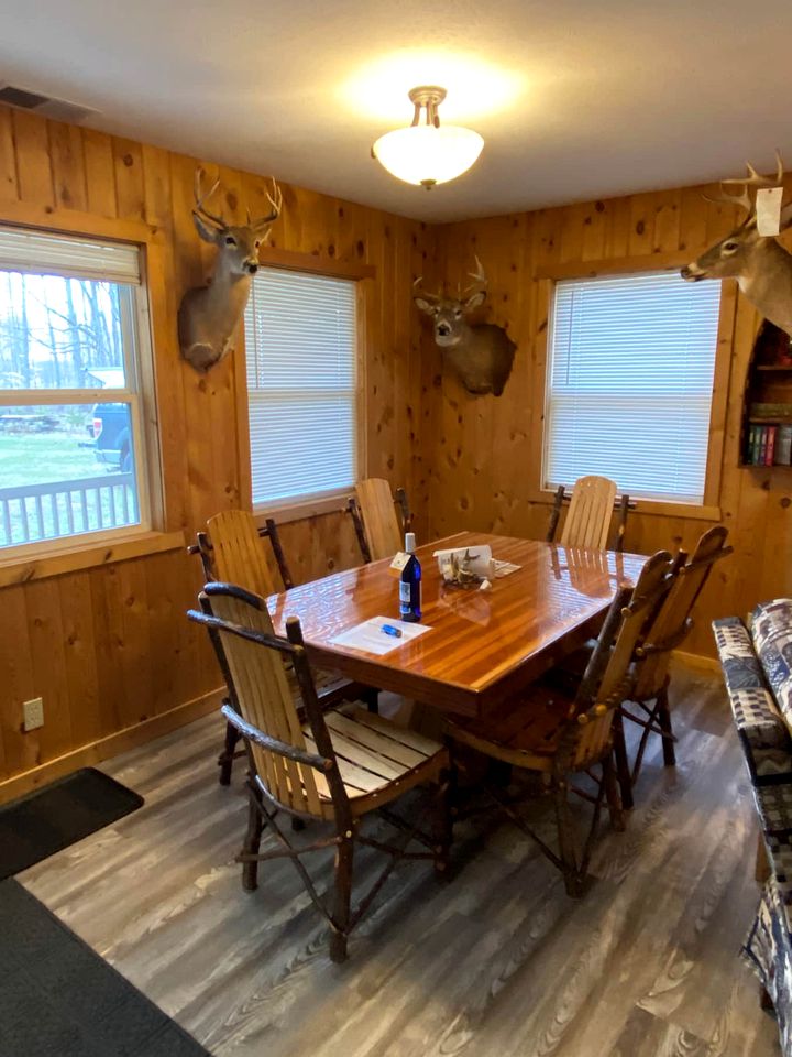 Rustic, Pet Friendly Cabin Ideal For Outdoor Family Activities by Manistee National Forest and Lake Cadillac & Lake Mitchell, Michigan