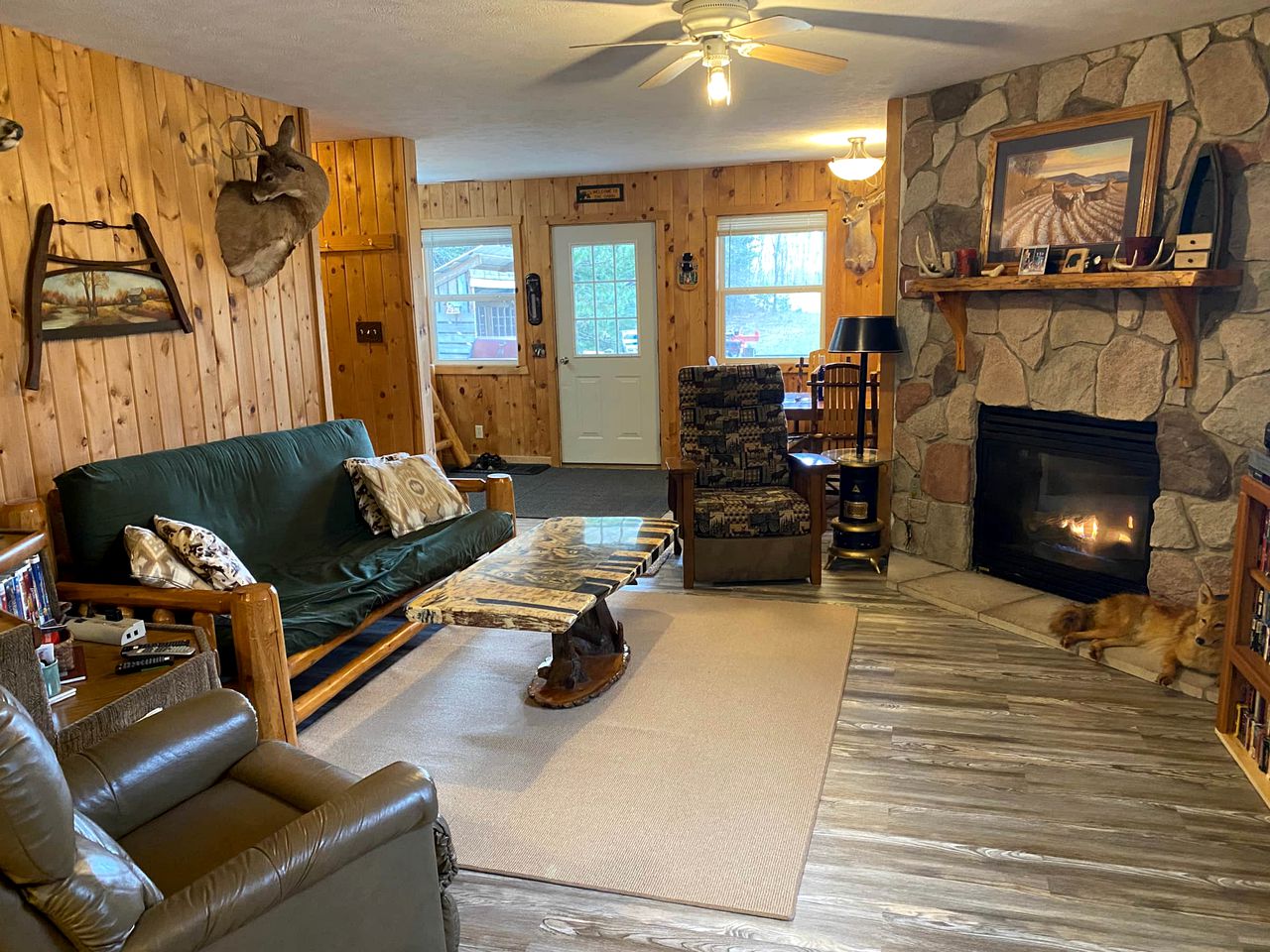 Rustic, Pet Friendly Cabin Ideal For Outdoor Family Activities by Manistee National Forest and Lake Cadillac & Lake Mitchell, Michigan