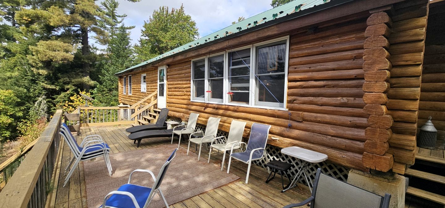 Amazing Lakefront Wooden Cabin in Monson, Maine