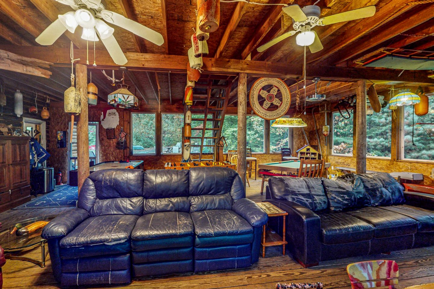 Amazing Lakefront Wooden Cabin in Monson, Maine