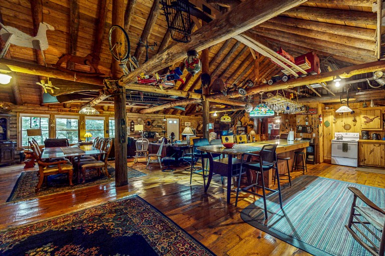 Cabins (United States of America, Monson, Maine)