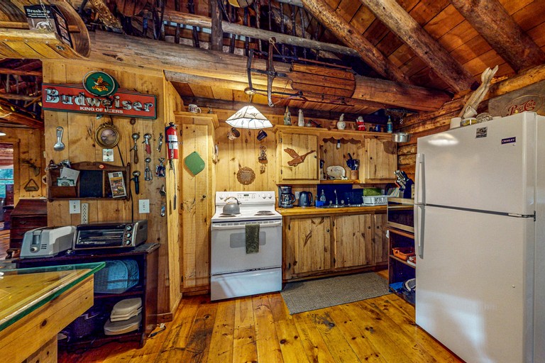 Cabins (United States of America, Monson, Maine)