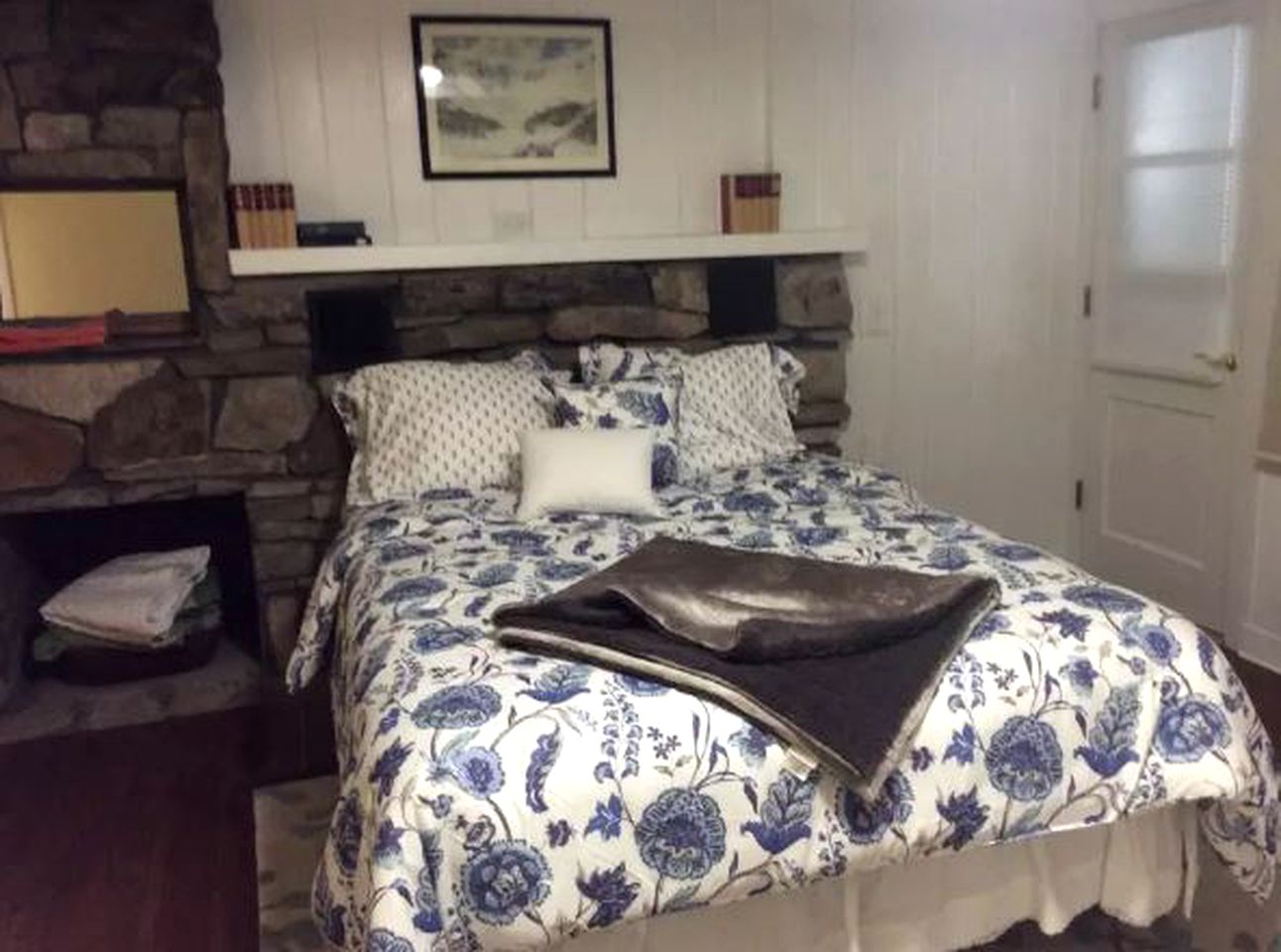 Superb Getaway Rental with Mountain Views near White Mountain National Forest, New Hampshire