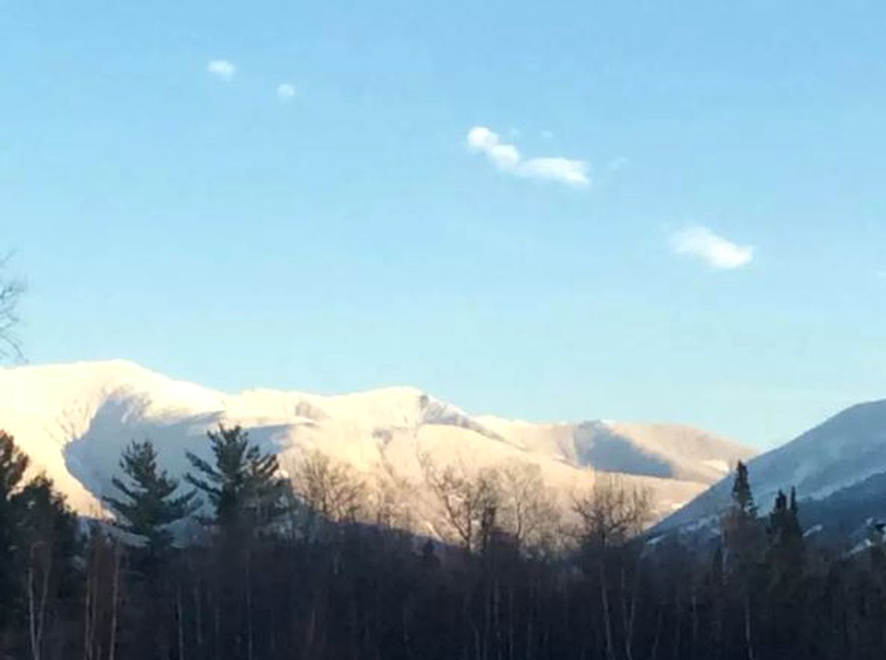 Superb Getaway Rental with Mountain Views near White Mountain National Forest, New Hampshire