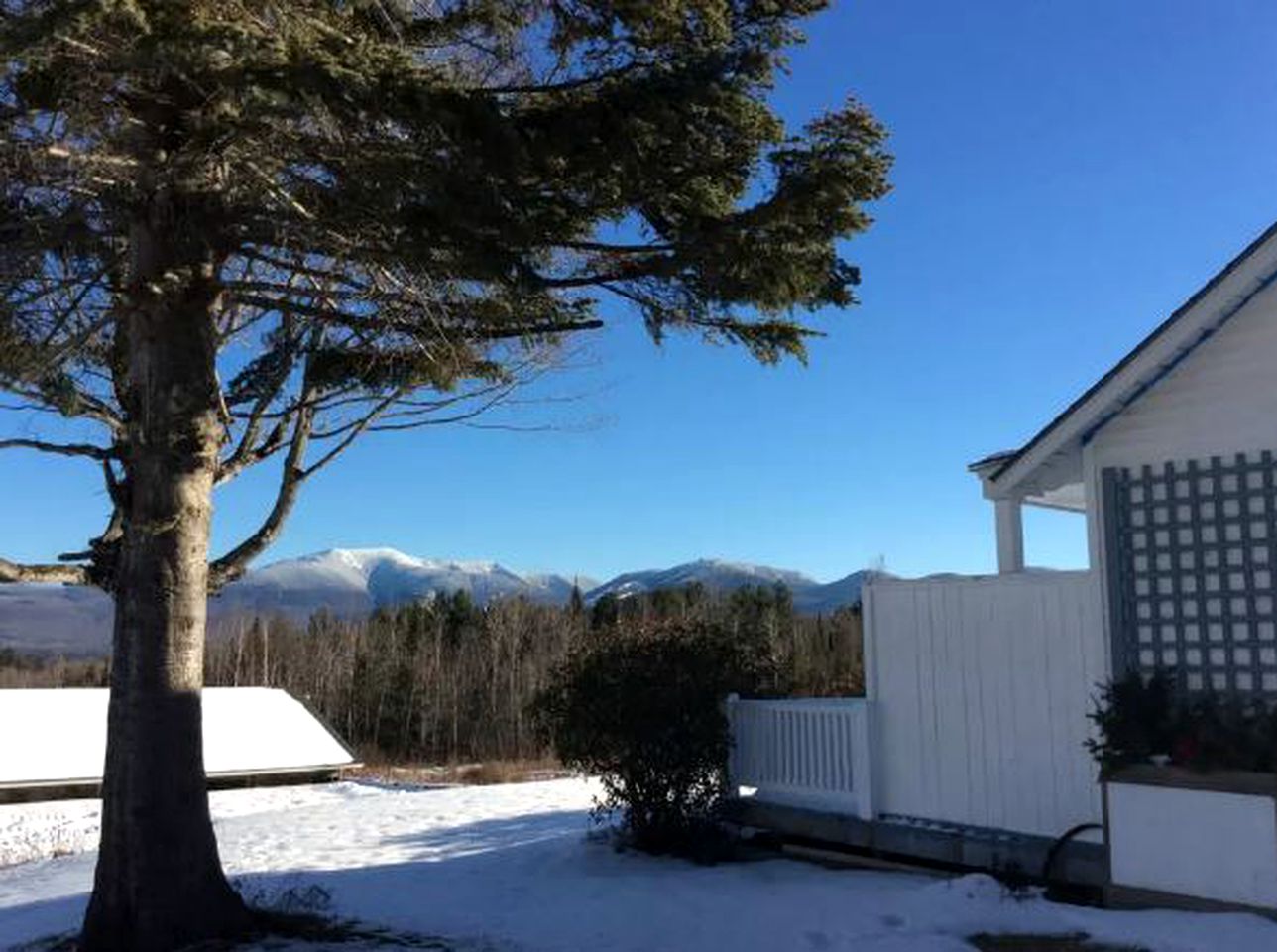 Superb Getaway Rental with Mountain Views near White Mountain National Forest, New Hampshire