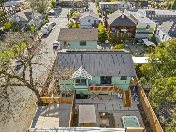 Cottages (United States of America, Guerneville, California)