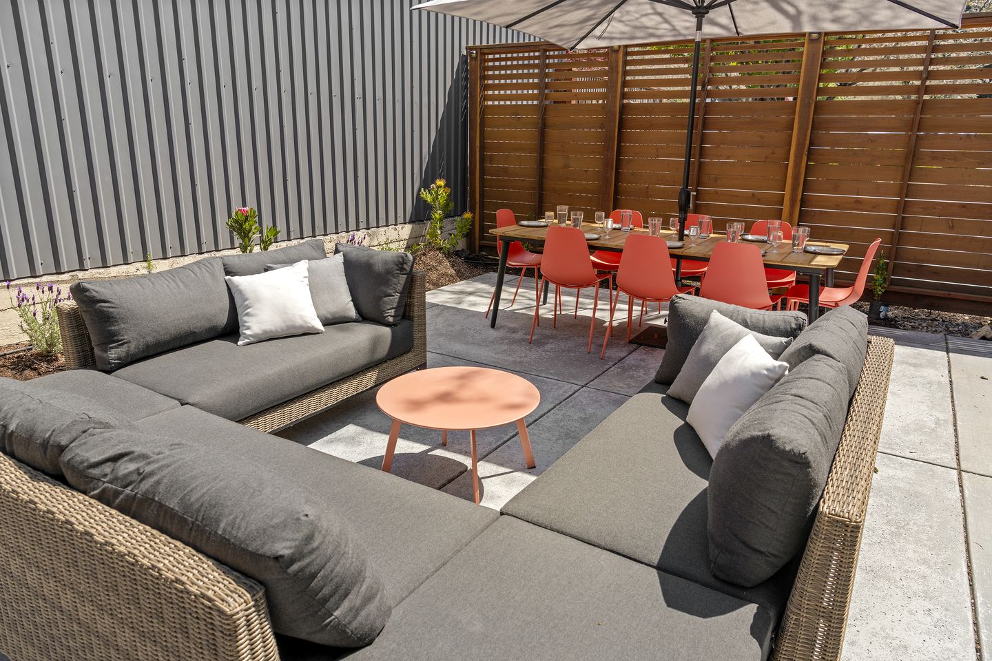 Joyful Cottage with Hot-tub in Guerneville, California