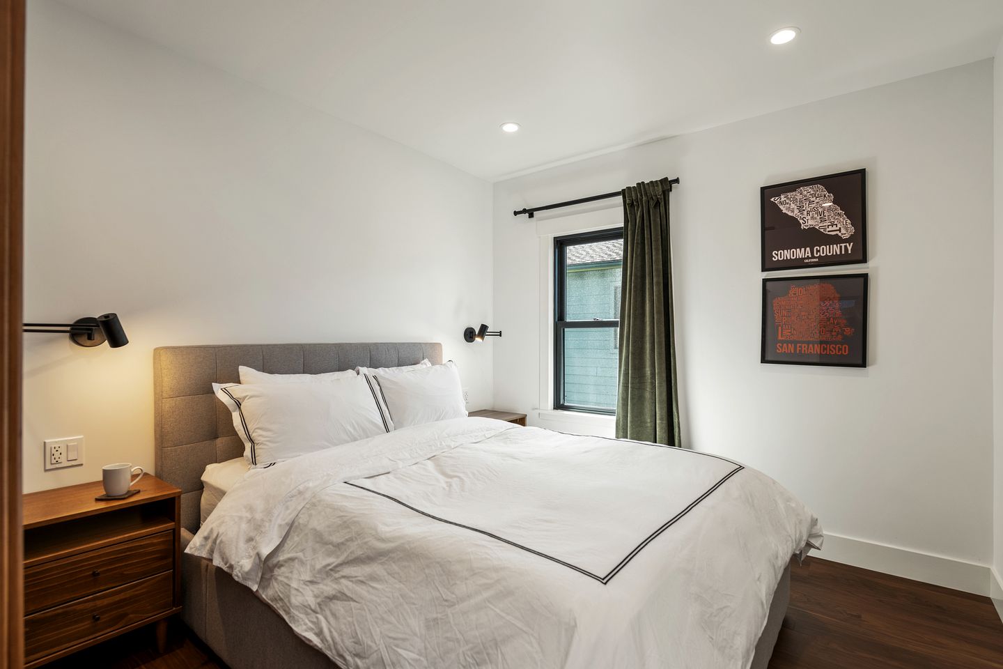 Joyful Cottage with Hot-tub in Guerneville, California