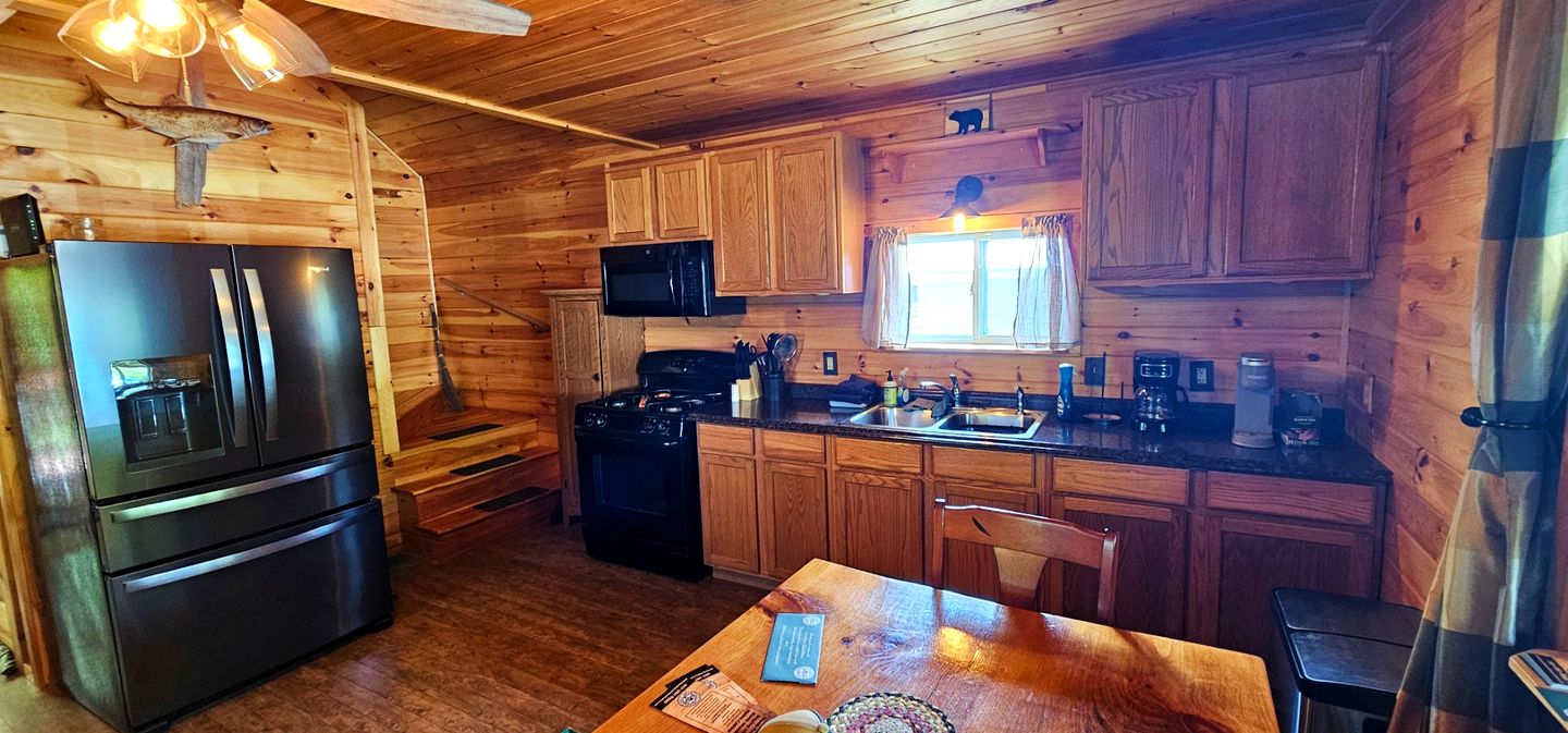 Vibrant Cozy Cabin Haven Near Moosehead Lake, Maine