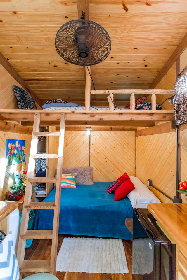 Hillbilly Chic Tiny House Near Nashville with WiFi, Kitchenette, Fire Pit & Trails