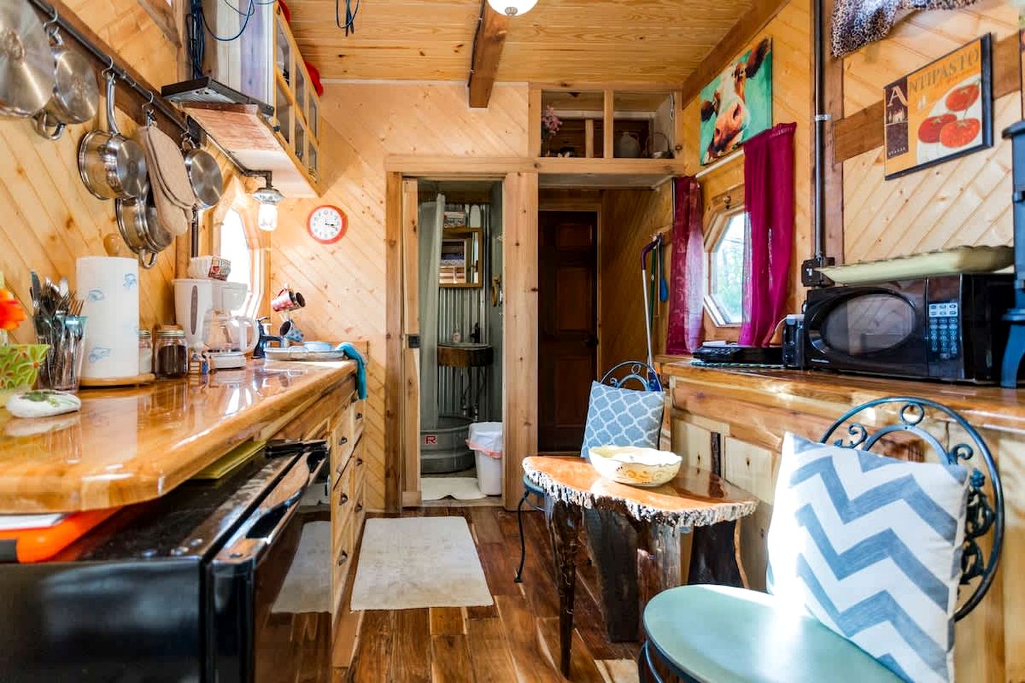 Hillbilly Chic Tiny House Near Nashville with WiFi, Kitchenette, Fire Pit & Trails