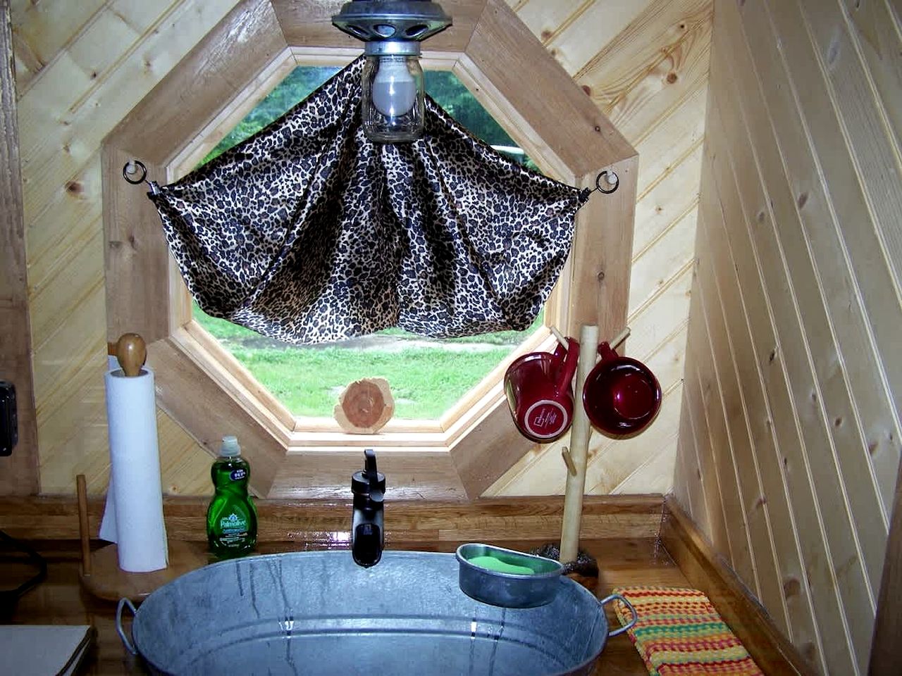 Hillbilly Chic Tiny House Near Nashville with WiFi, Kitchenette, Fire Pit & Trails