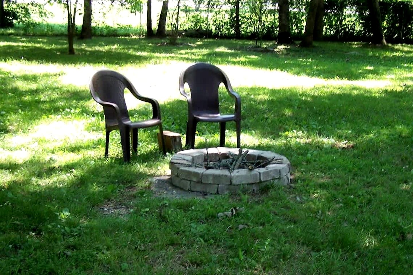 Hillbilly Chic Tiny House Near Nashville with WiFi, Kitchenette, Fire Pit & Trails
