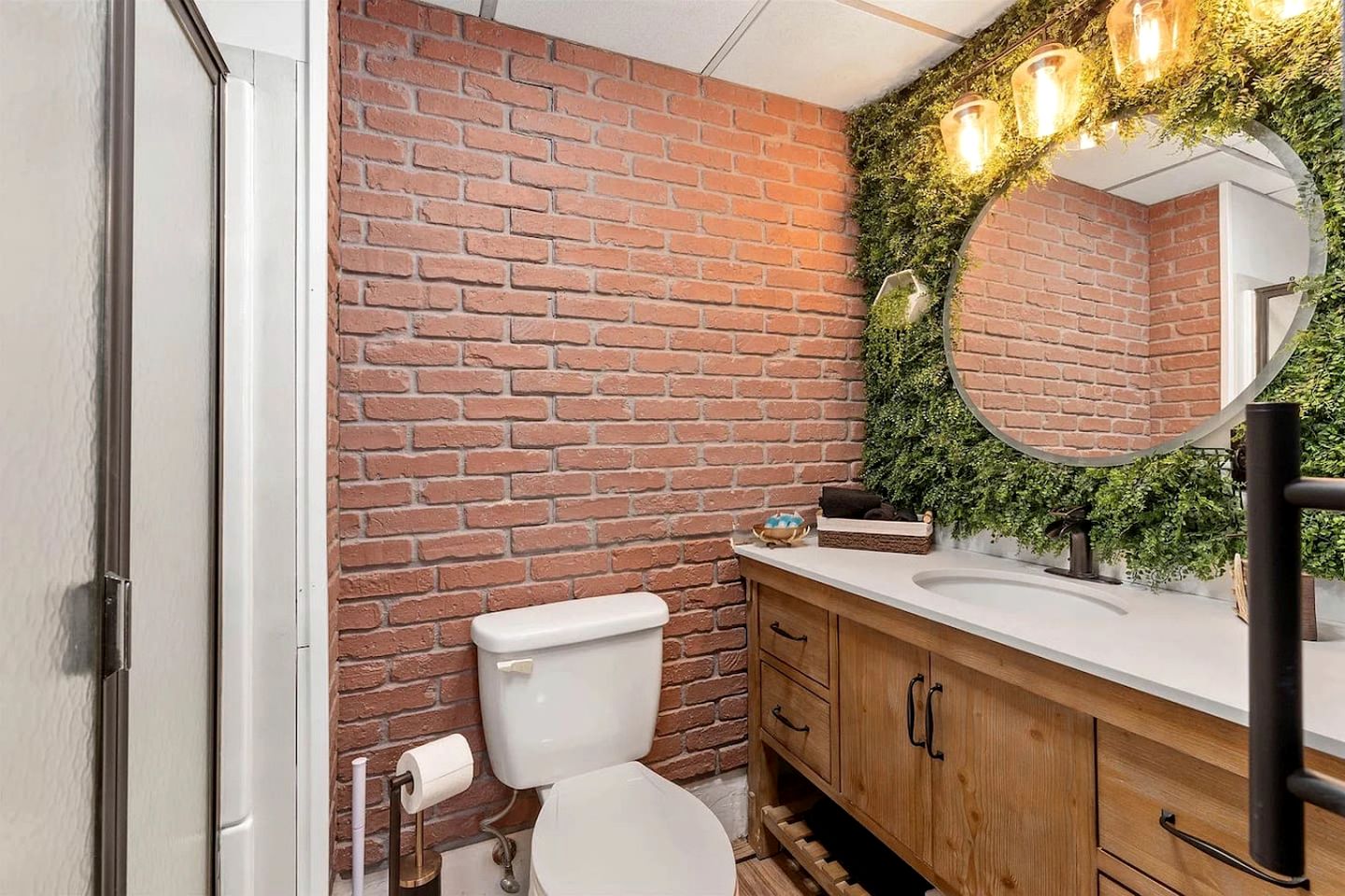 Stylish Vacation Rental Near Storyland in Glen, New Hampshire