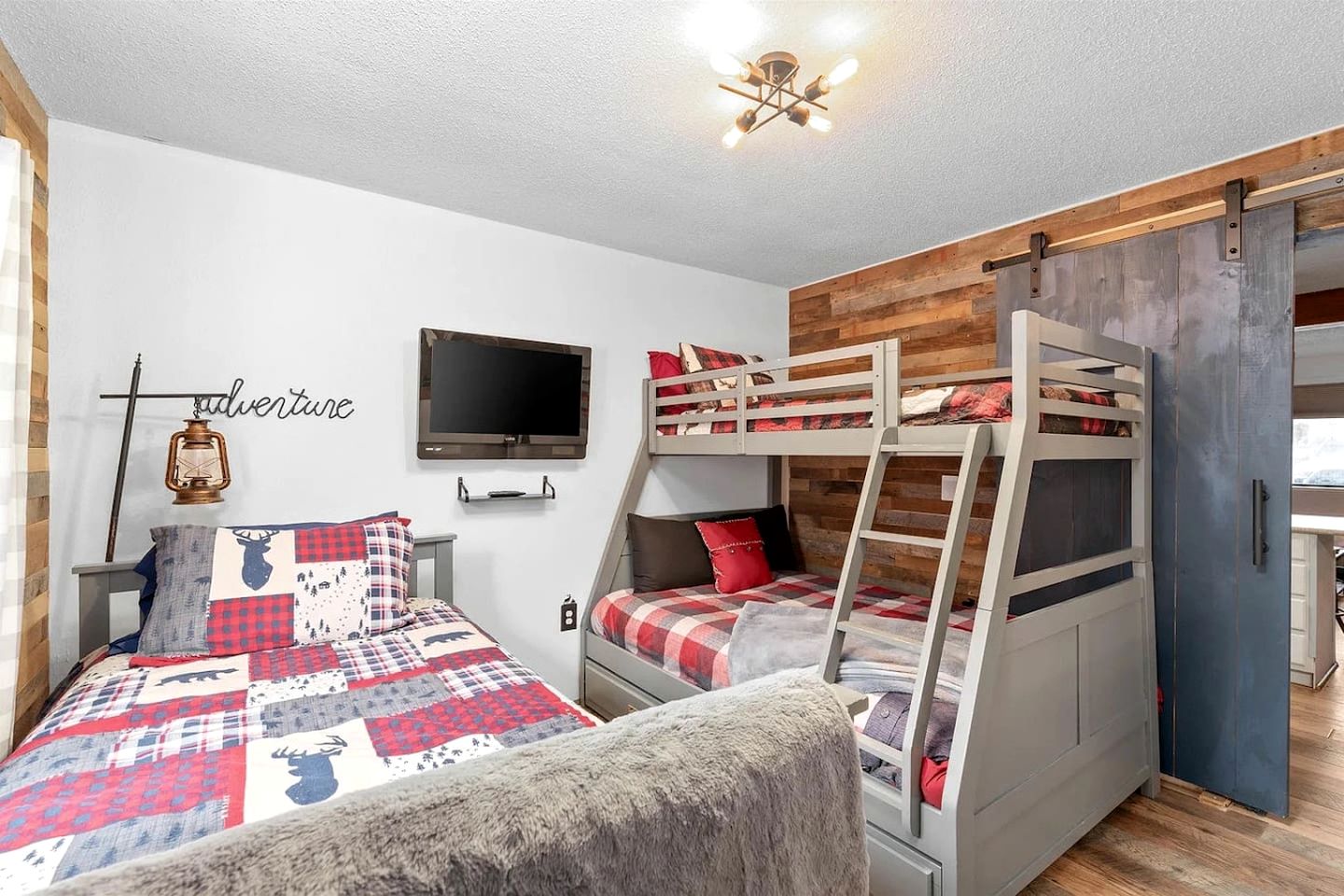 Stylish Vacation Rental Near Storyland in Glen, New Hampshire