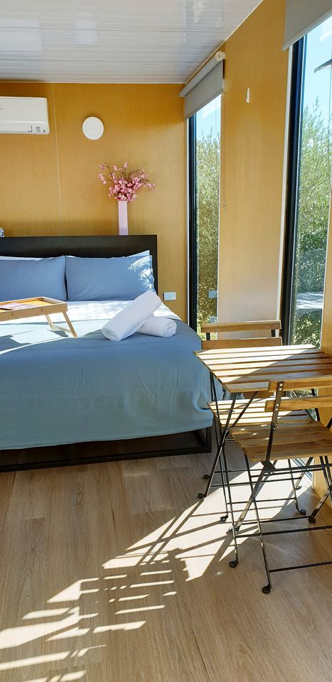 Serene Tiny House with Amazing Countryside Landscapes in New South Wales