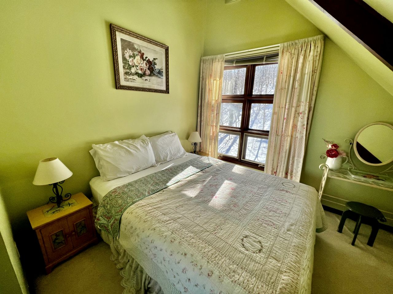 Unbelievable Cabin with Amazing Sights and Fire Pit in Winhall, Vermont