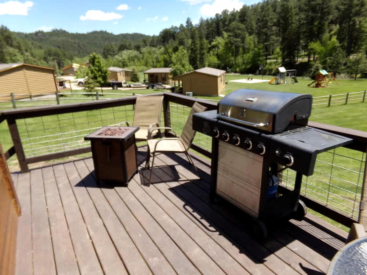 Charming Creekside Cabin Retreat near Battle Creek River in South Dakota