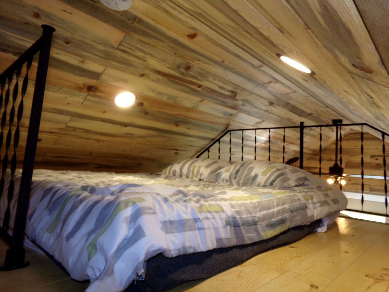 Charming Creekside Cabin Retreat near Battle Creek River in South Dakota