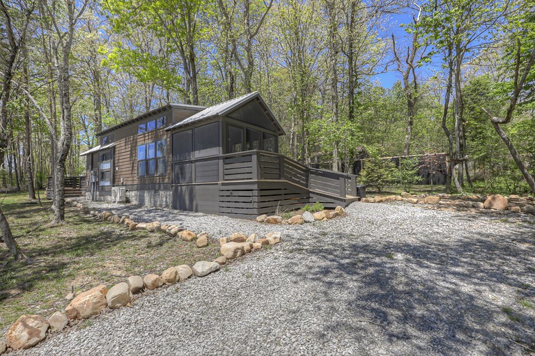 Gorgeous Cabin Surrounded by Trees in Tracy City, Tennessee