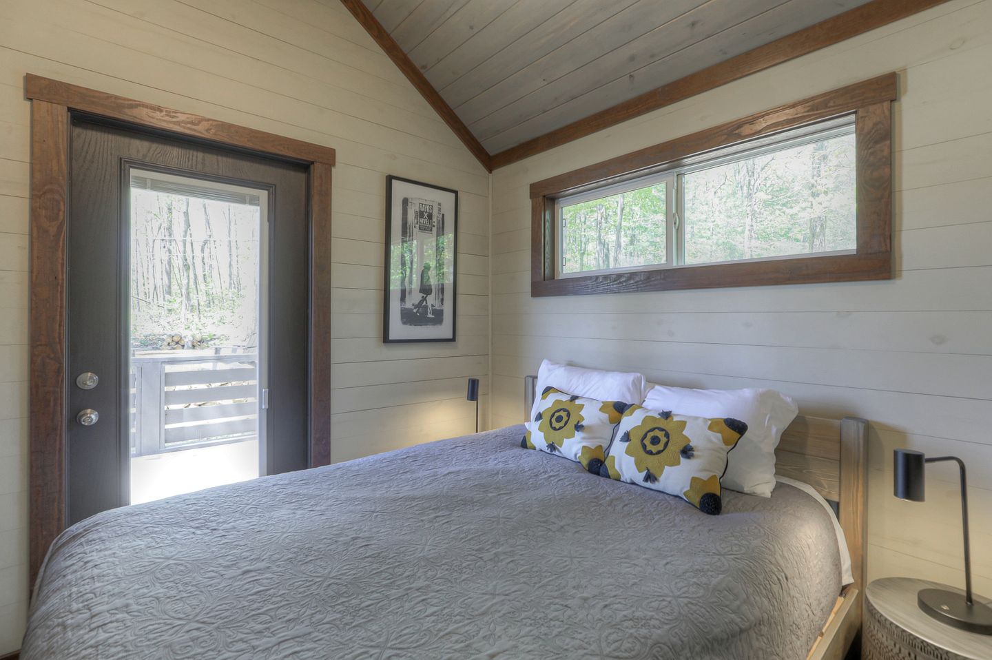 Gorgeous Cabin Surrounded by Trees in Tracy City, Tennessee