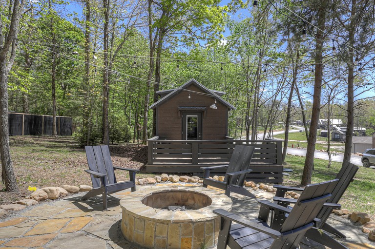 Cabins (United States of America, Tracy City, Tennessee)