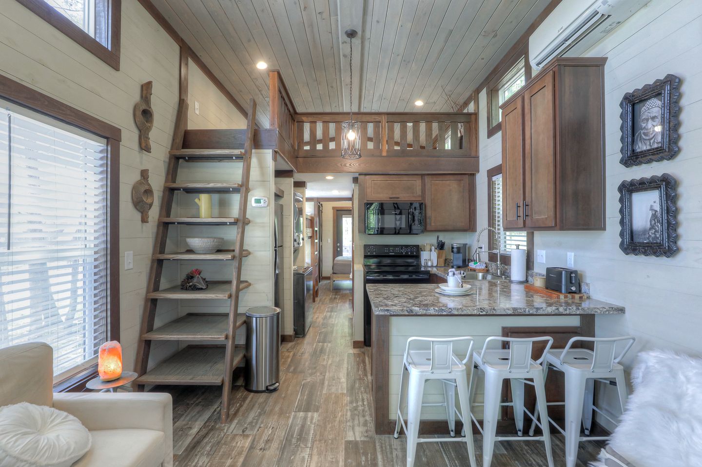 Gorgeous Cabin Surrounded by Trees in Tracy City, Tennessee