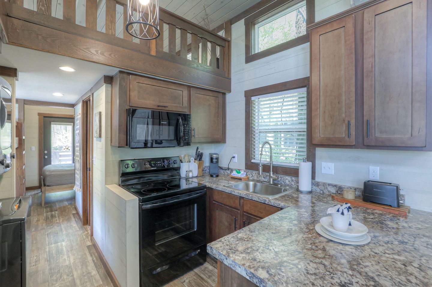 Gorgeous Cabin Surrounded by Trees in Tracy City, Tennessee
