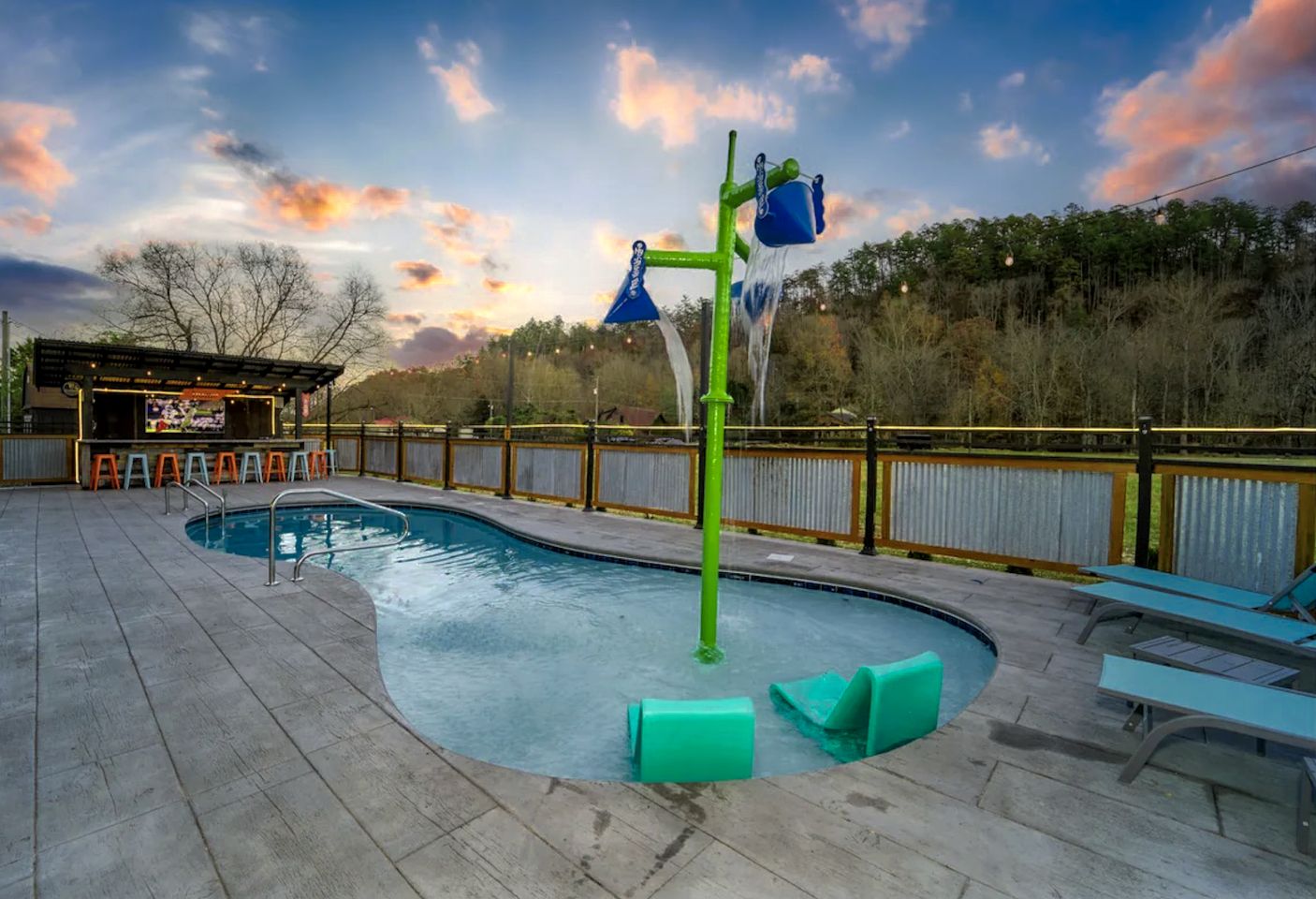 Spectacular Cabin with Mini Golf, Spa, Pool, Arcade, Theater Room and Many More in Tennessee