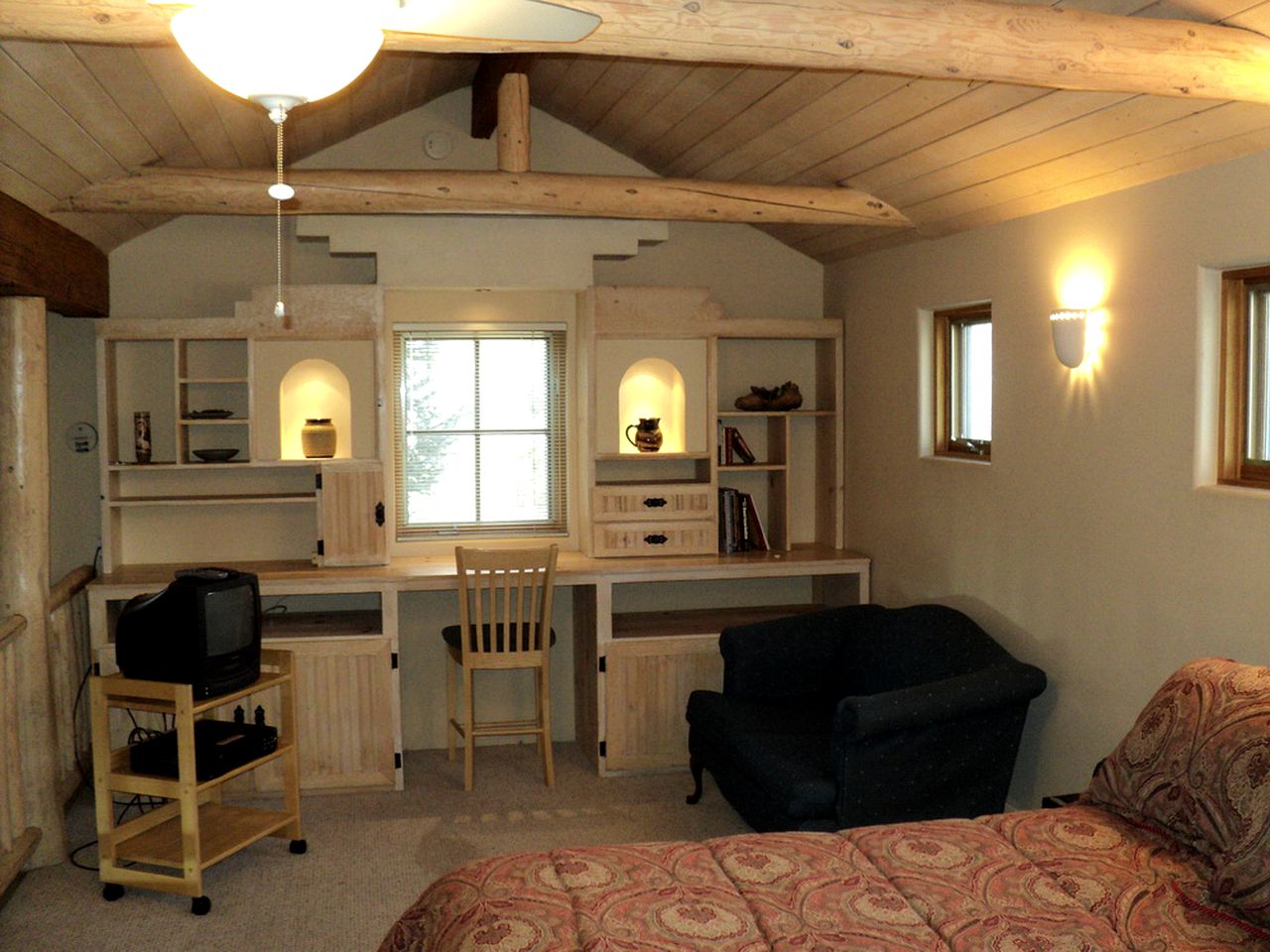 New Mexico Glamping Paradise: Riverfront Rental for the Ultimate Retreat