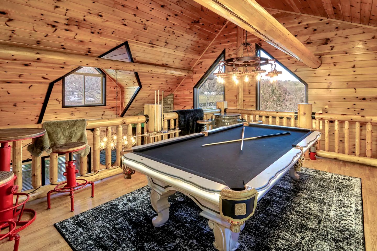 Spectacular Cabin with Mini Golf, Spa, Pool, Arcade, Theater Room and Many More in Tennessee