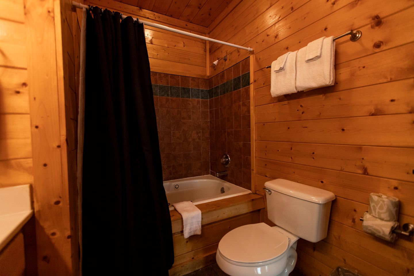 Spacious Great Smoky Mountains Cabin Rental on one of the Best Tennessee Family Resorts
