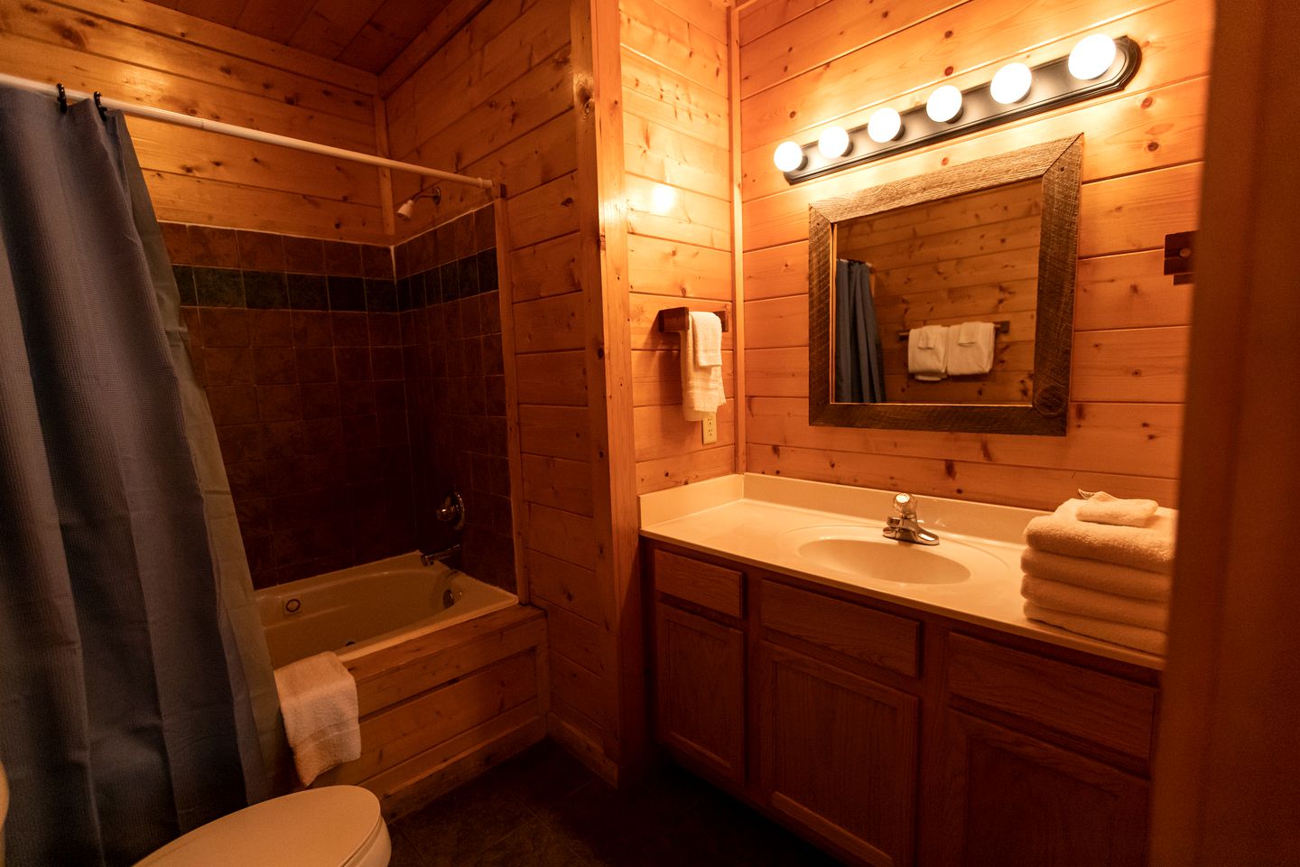 Spacious Great Smoky Mountains Cabin Rental on one of the Best Tennessee Family Resorts