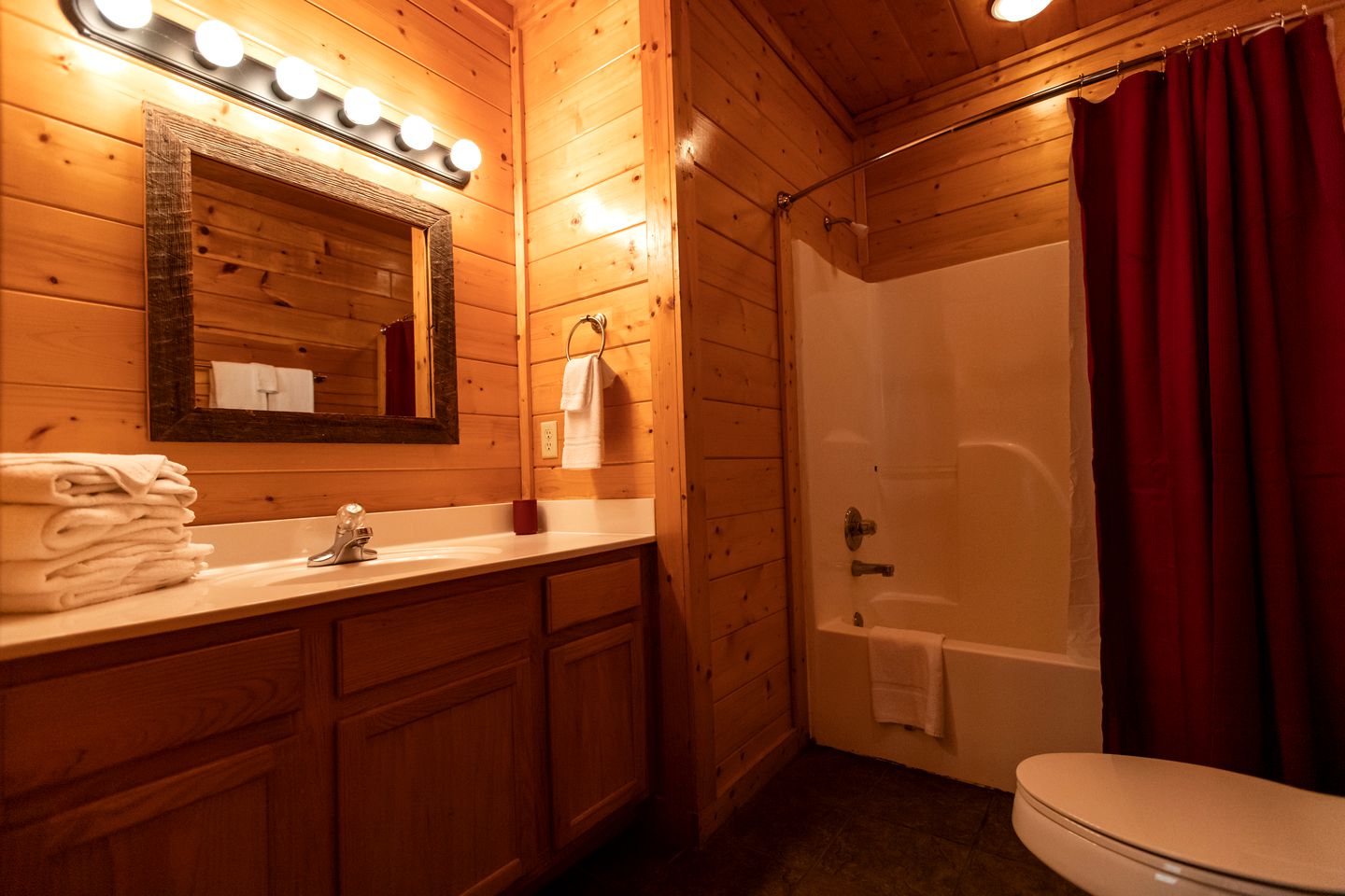 Spacious Great Smoky Mountains Cabin Rental on one of the Best Tennessee Family Resorts