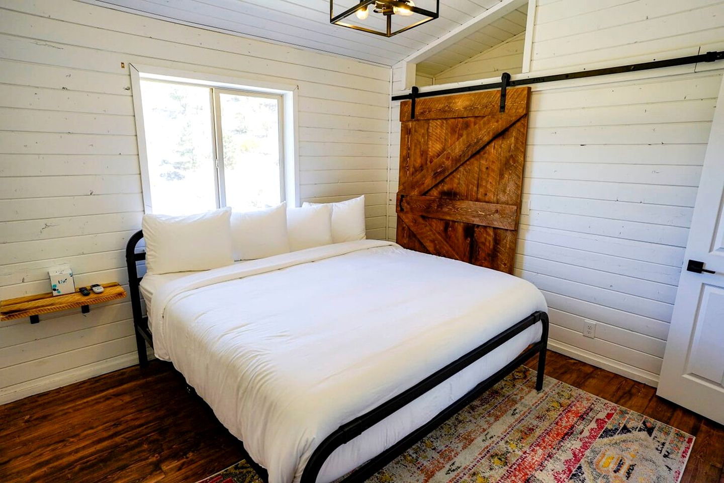 Enormous Cabin with Game Room Perfect for Large Groups in Orderville, Utah