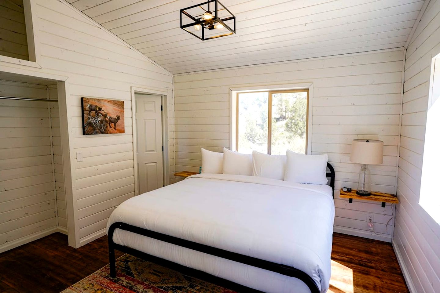 Enormous Cabin with Game Room Perfect for Large Groups in Orderville, Utah