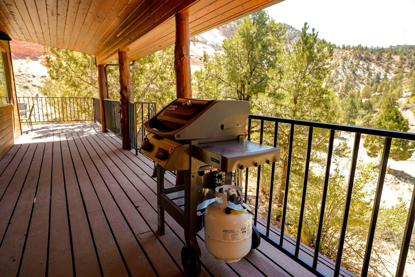 Enormous Cabin with Game Room Perfect for Large Groups in Orderville, Utah