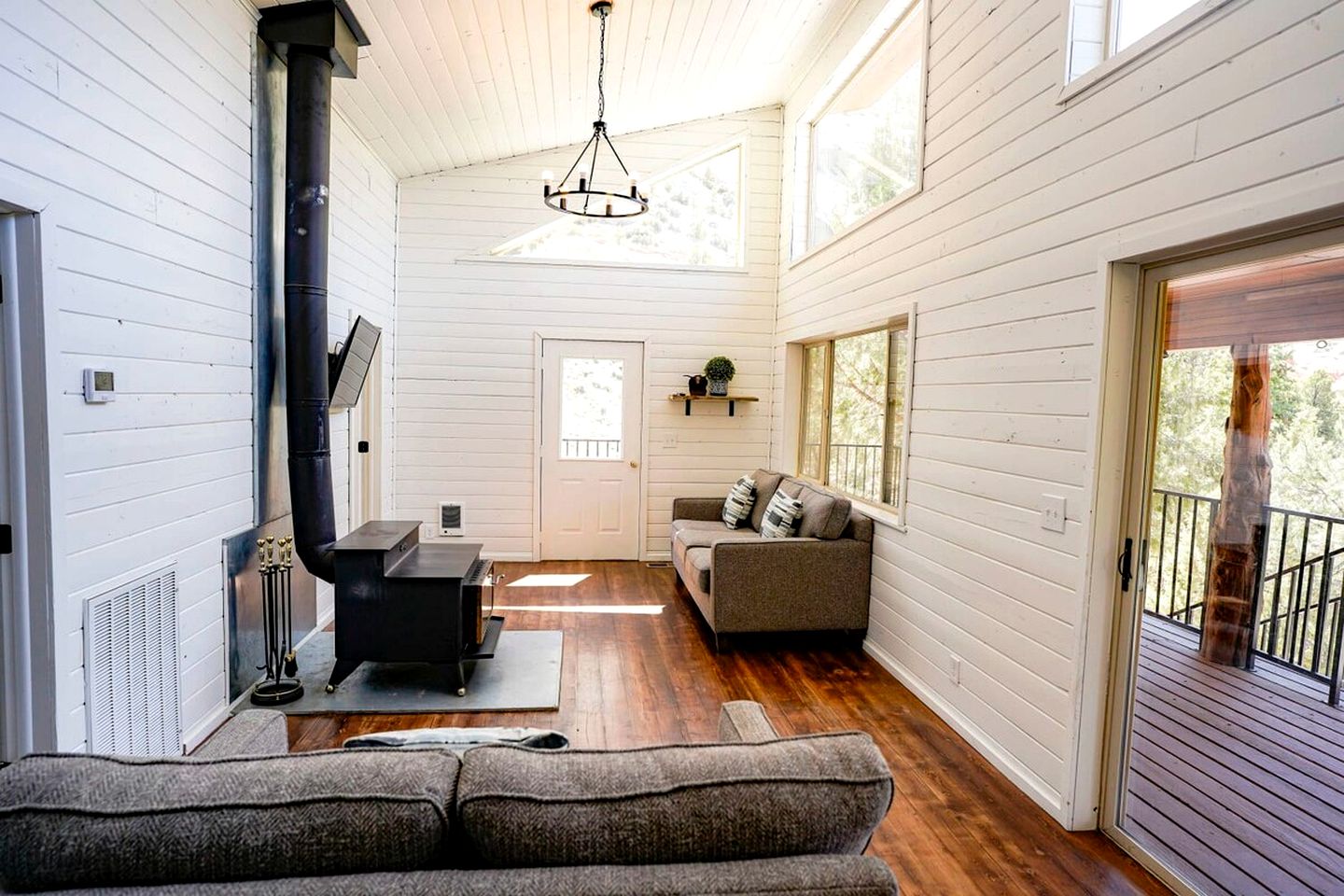 Enormous Cabin with Game Room Perfect for Large Groups in Orderville, Utah