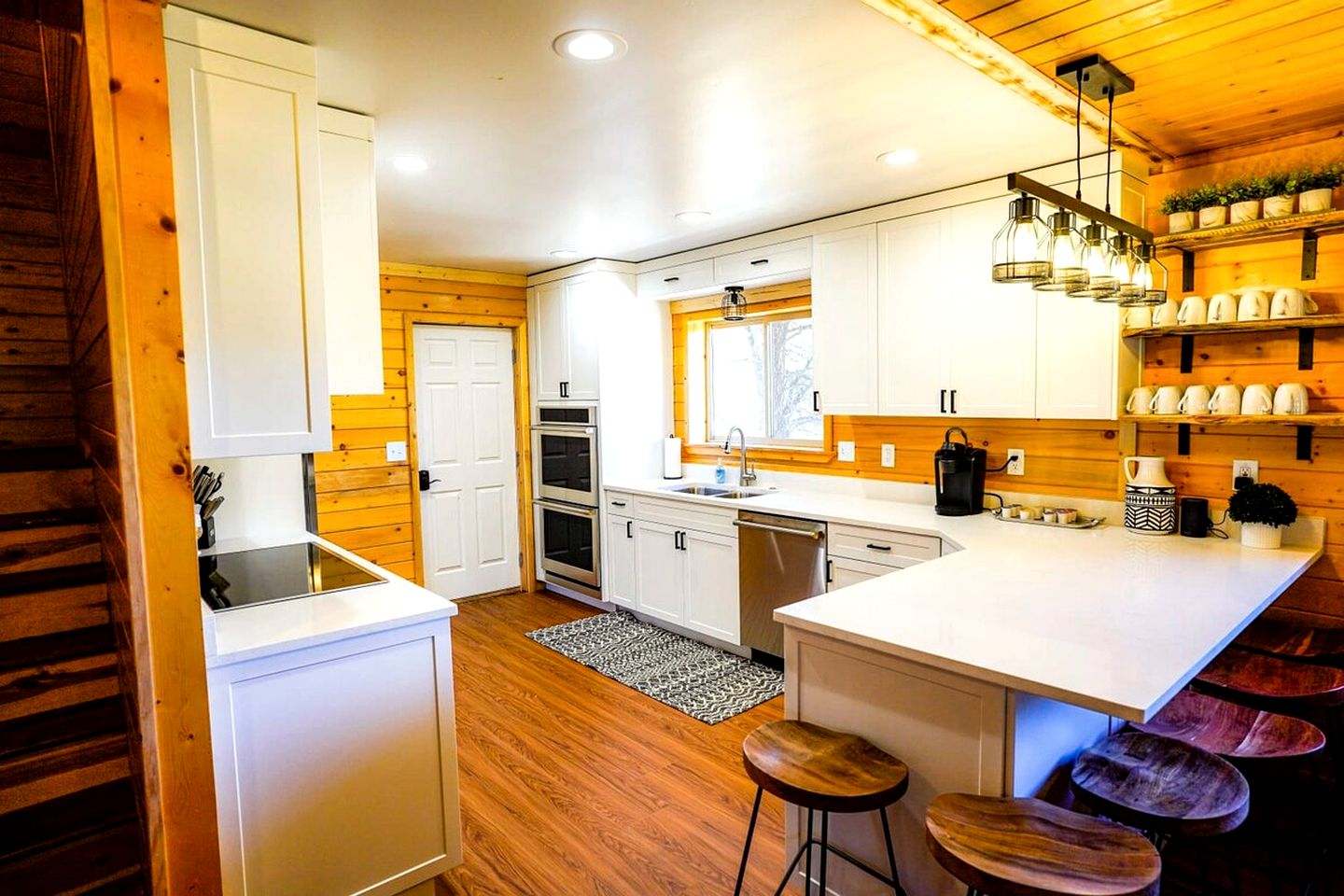 Enormous Cabin with Game Room Perfect for Large Groups in Orderville, Utah