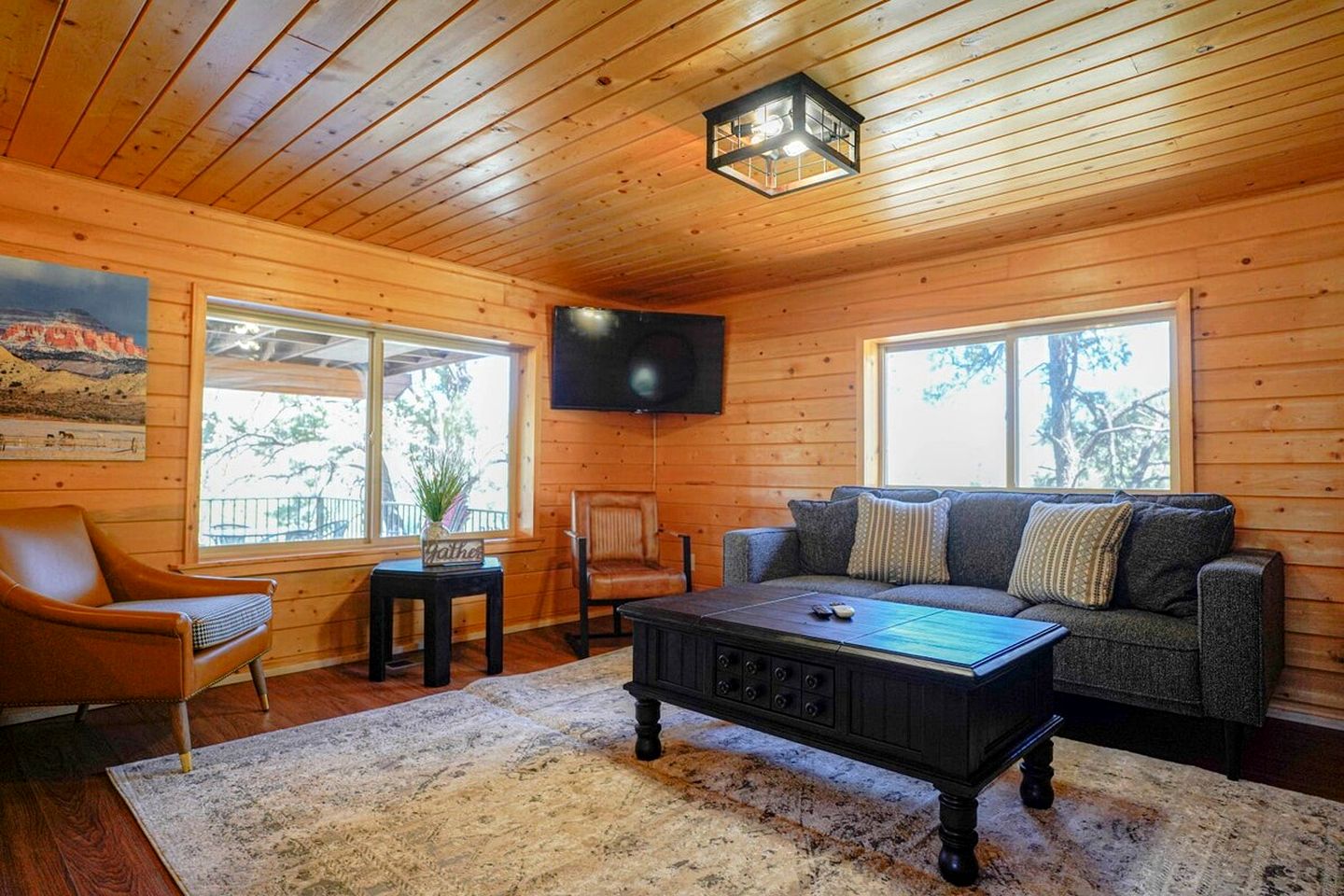 Enormous Cabin with Game Room Perfect for Large Groups in Orderville, Utah