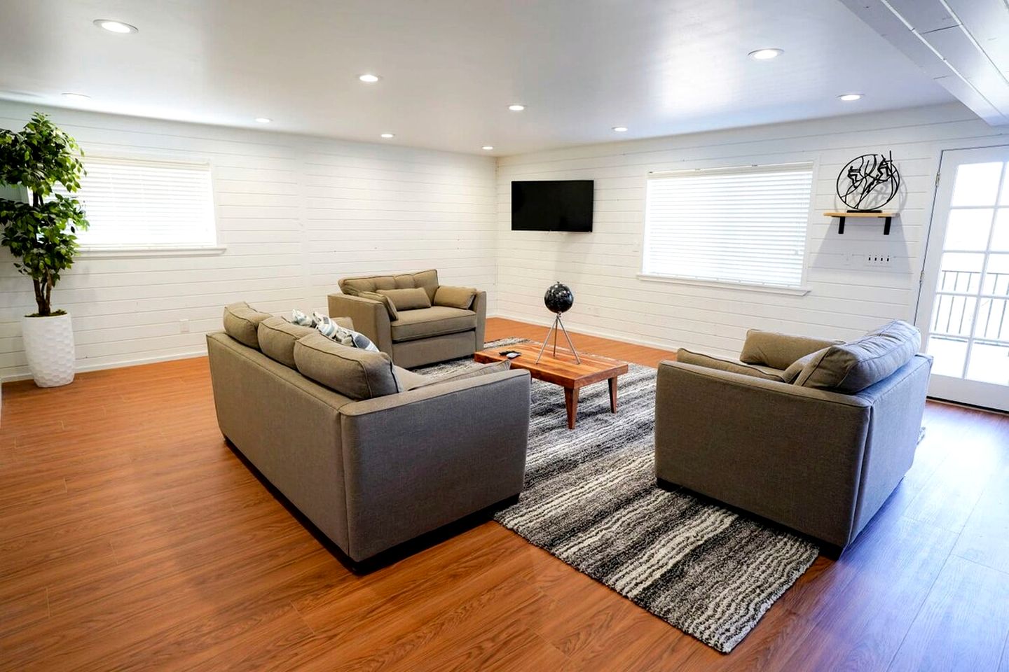 Enormous Cabin with Game Room Perfect for Large Groups in Orderville, Utah